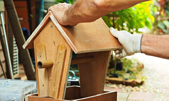 cleaning-out-bird-houses